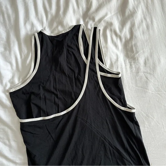 LULULEMON TANK WOMENS SIZE 6 BLACK  & WHITE - Picture 3 of 8